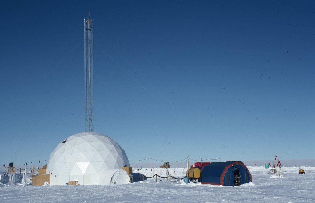 Princeton University researchers used ice cores collected in Greenland to study 800,000 years of atmospheric oxygen. Image source: Stolper, et al.